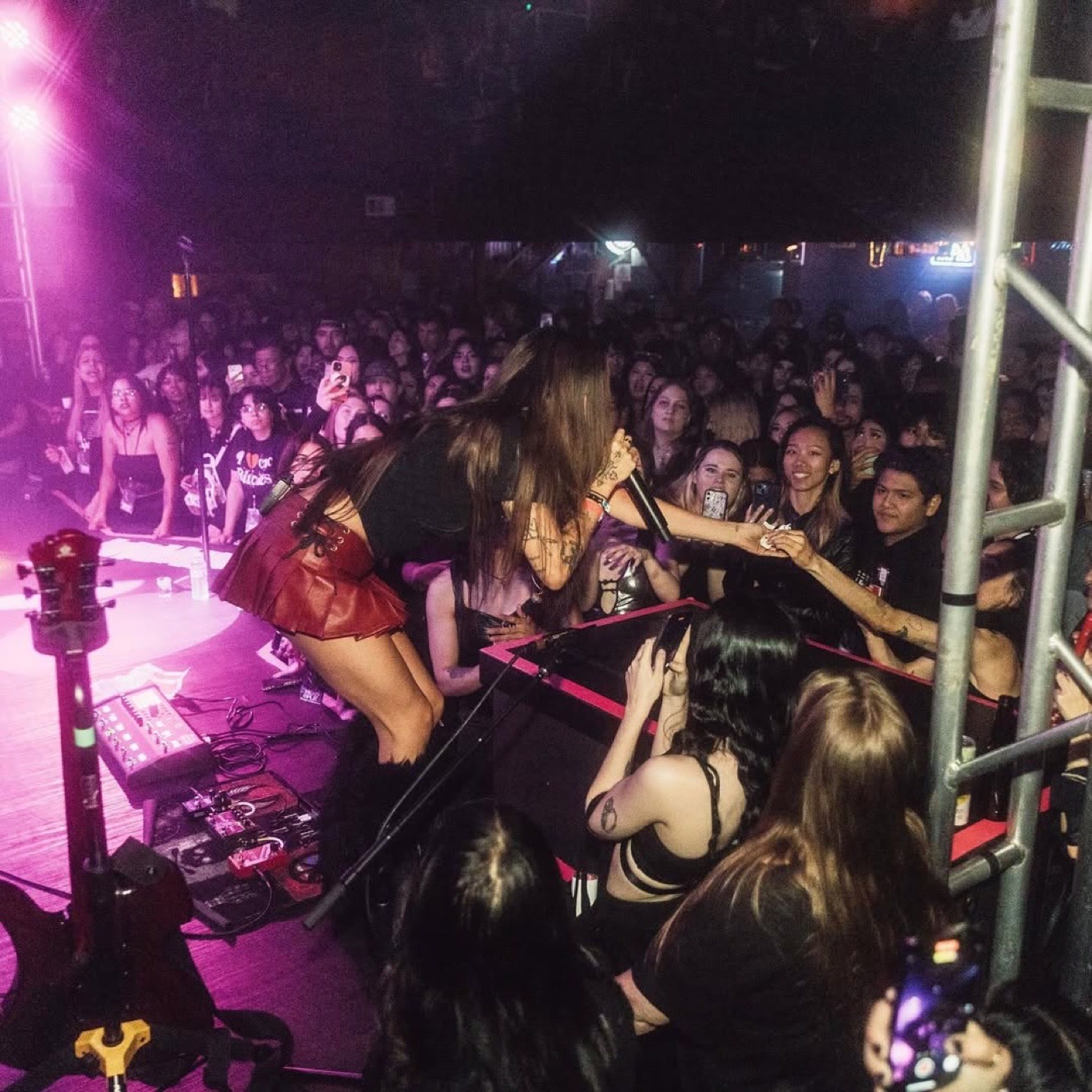 Maggie Lindemann performing